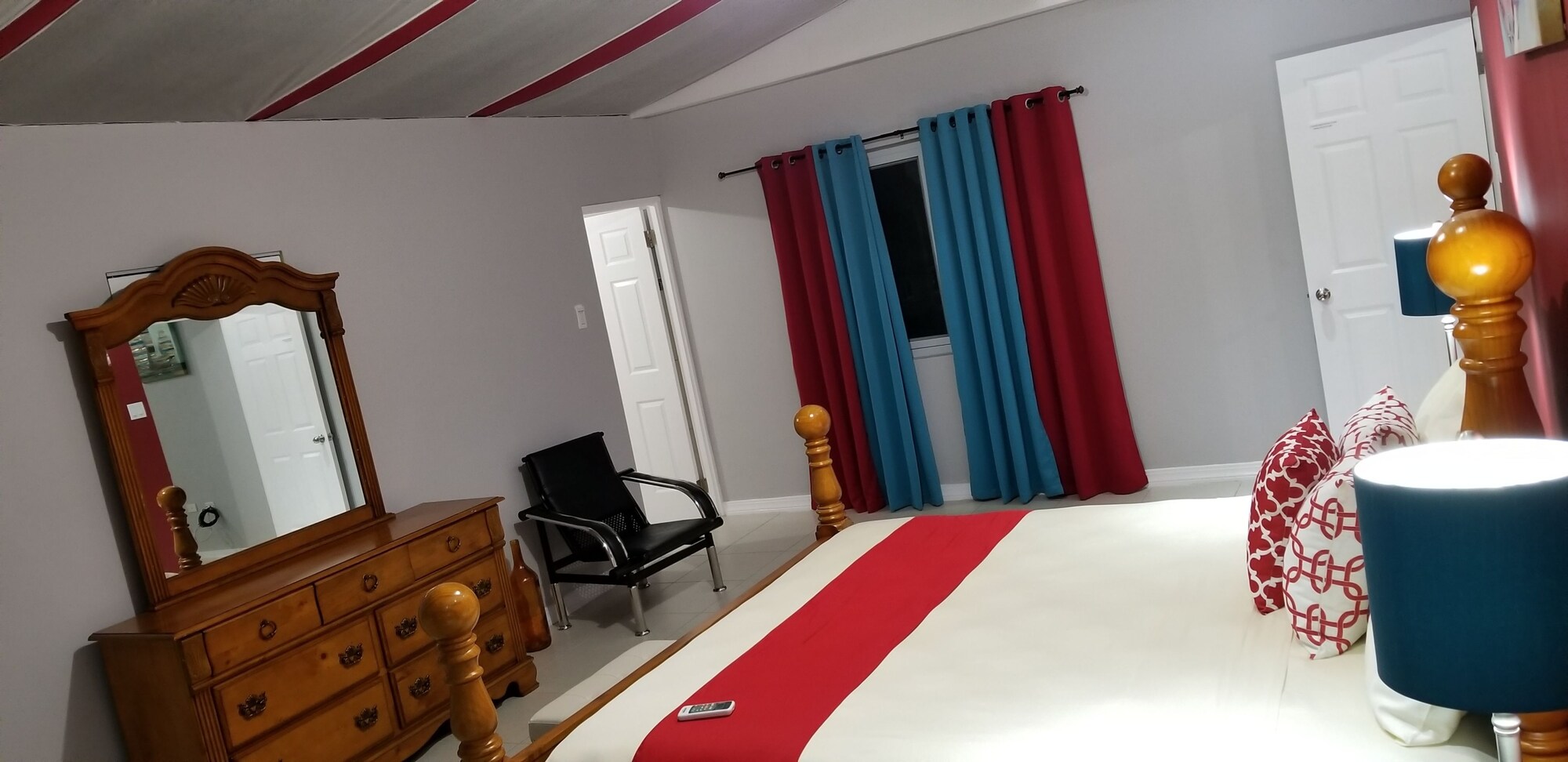 1 BEDROOM, EXECUTIVE, APARTMENT, KITCHEN, CORNER