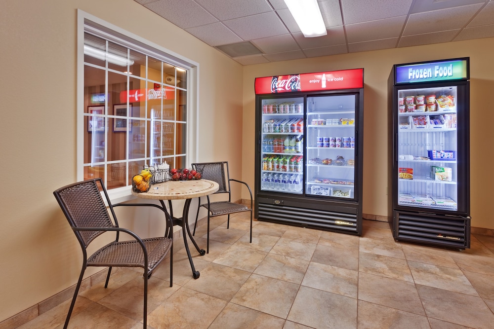 CANDLEWOOD SUITES BUFFALO AMHERST 55/77