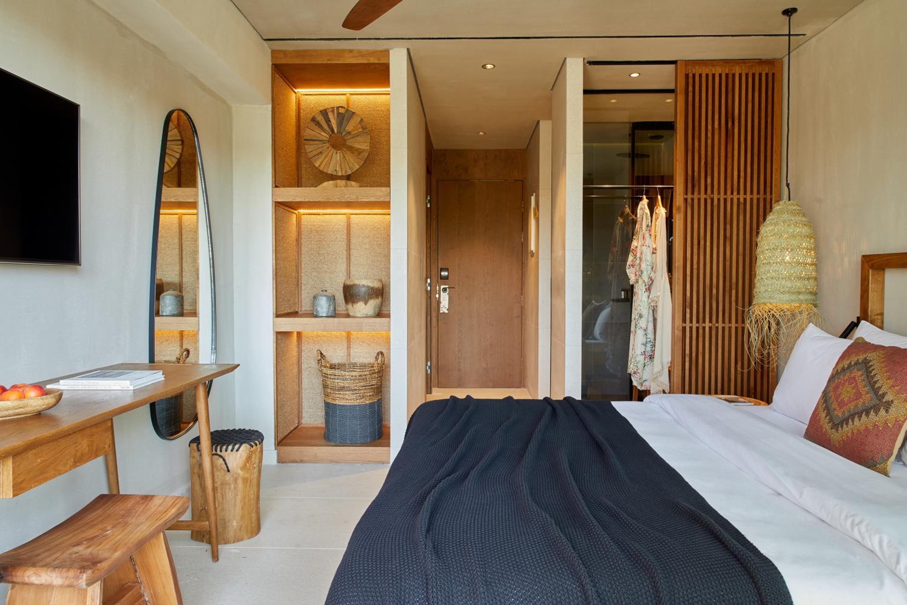 Room, Double Bed, Pool View, The Syntopia Hotel 3/6