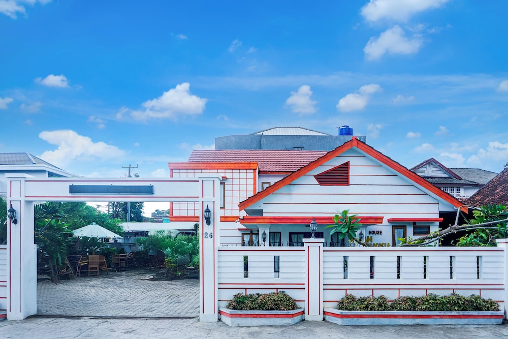 Hotel O Bandar Lampung Near Gor Saburai 27/29
