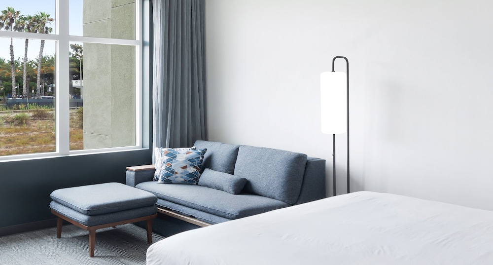 Courtyard by Marriott Marina del Rey 11/35