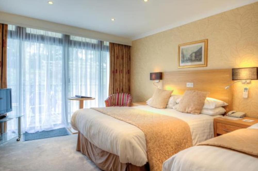 Langstone Cliff Hotel 6/80