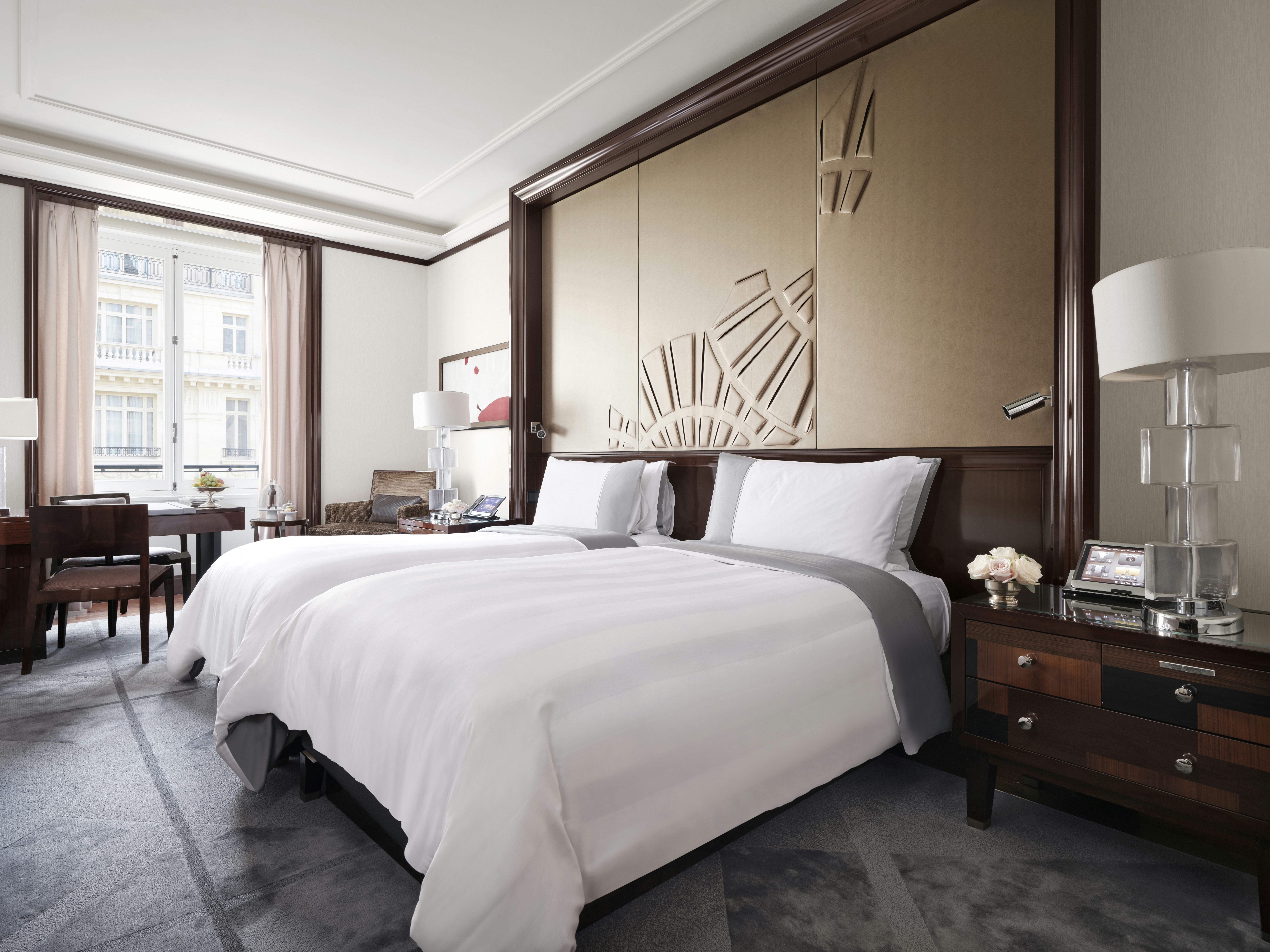 PREMIER, TWIN BEDS