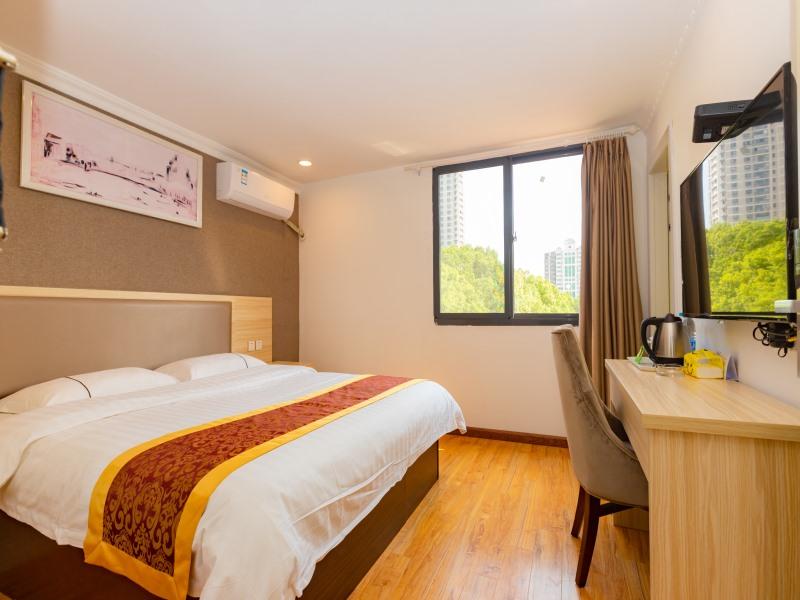 Shell Wuxi Binhu District Daoxiang New Village Hotel 8/19