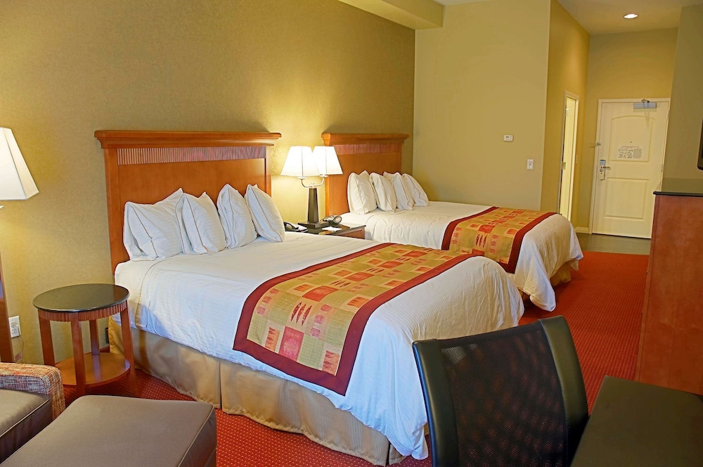 غرفة قياسية بسريرين كوين، Best Western Plus Canyon Pines 5/8