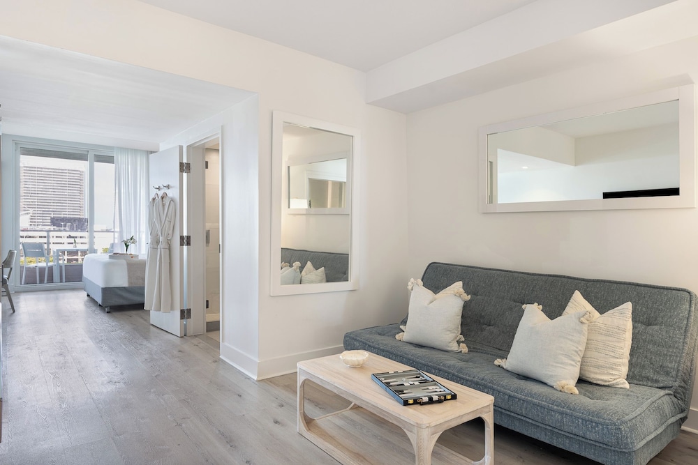 Grand Beach Hotel Bay Harbor 48/64