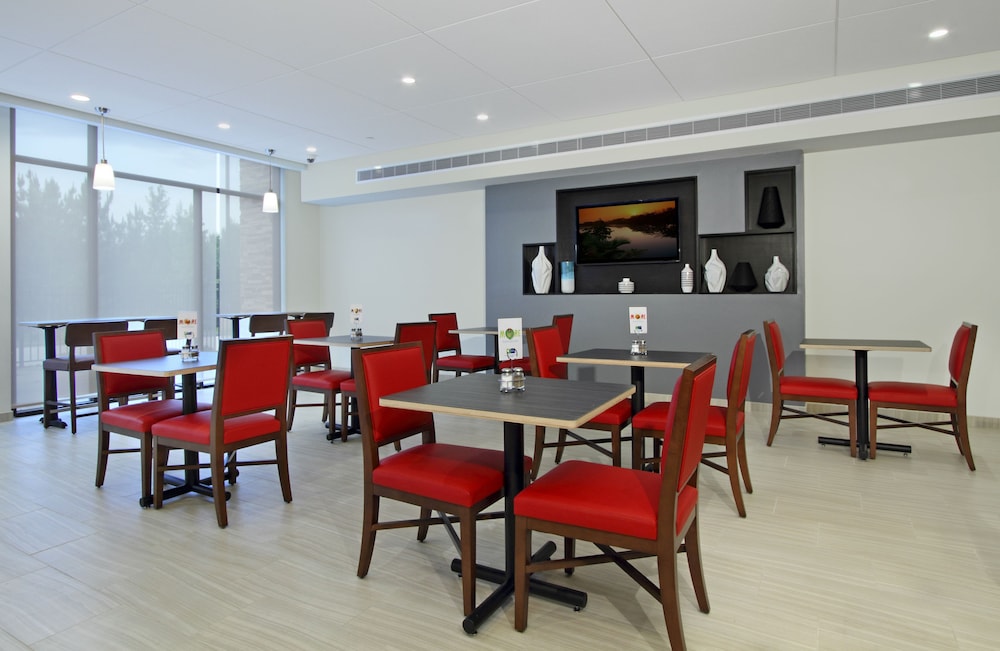 Holiday Inn Express Jasper 56/76