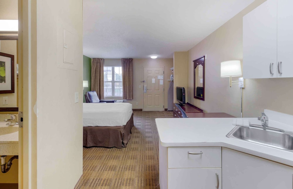 Extended Stay America - Fayetteville - Owen Dr. 35/37