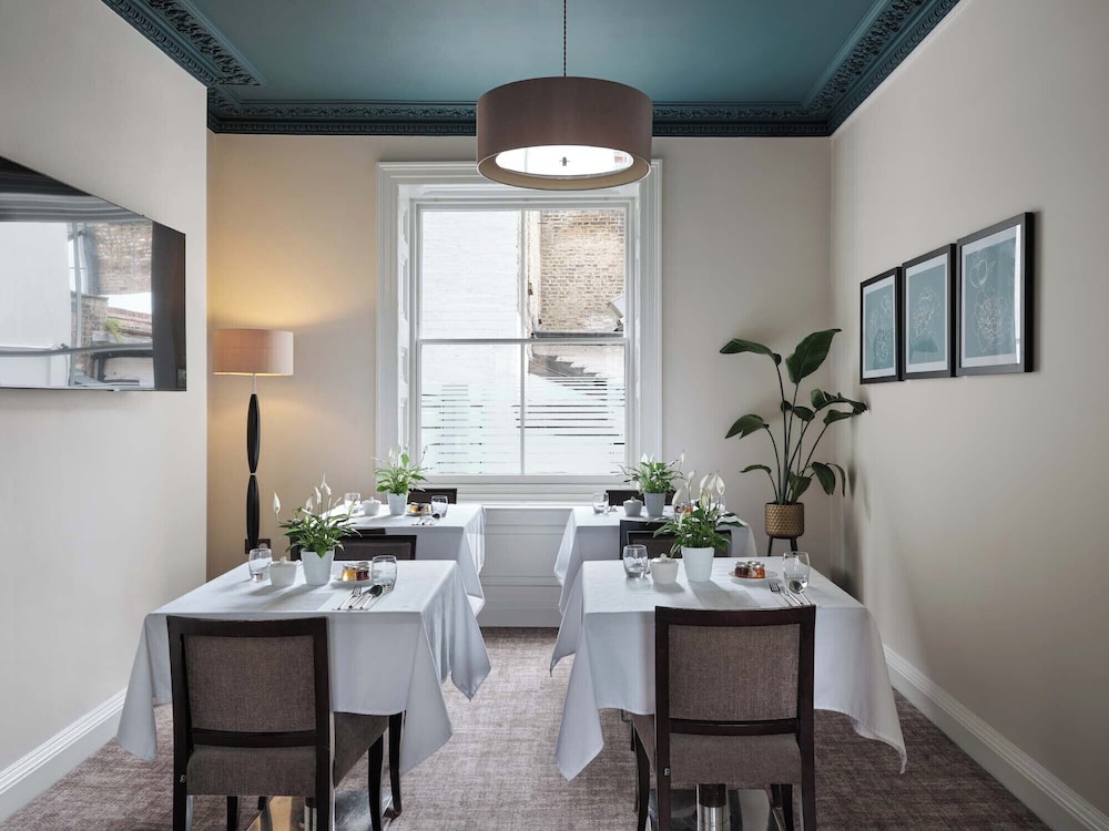 Montagu Place Hotel 38/50