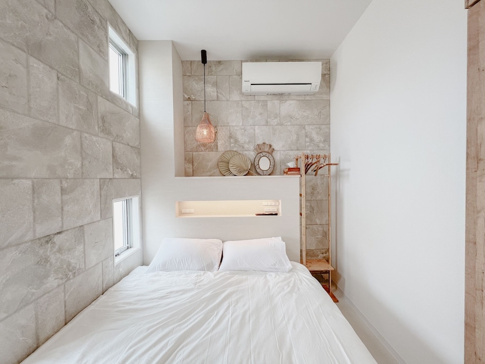 Design, Quadruple, Queen Bed, Beach View, Sofa