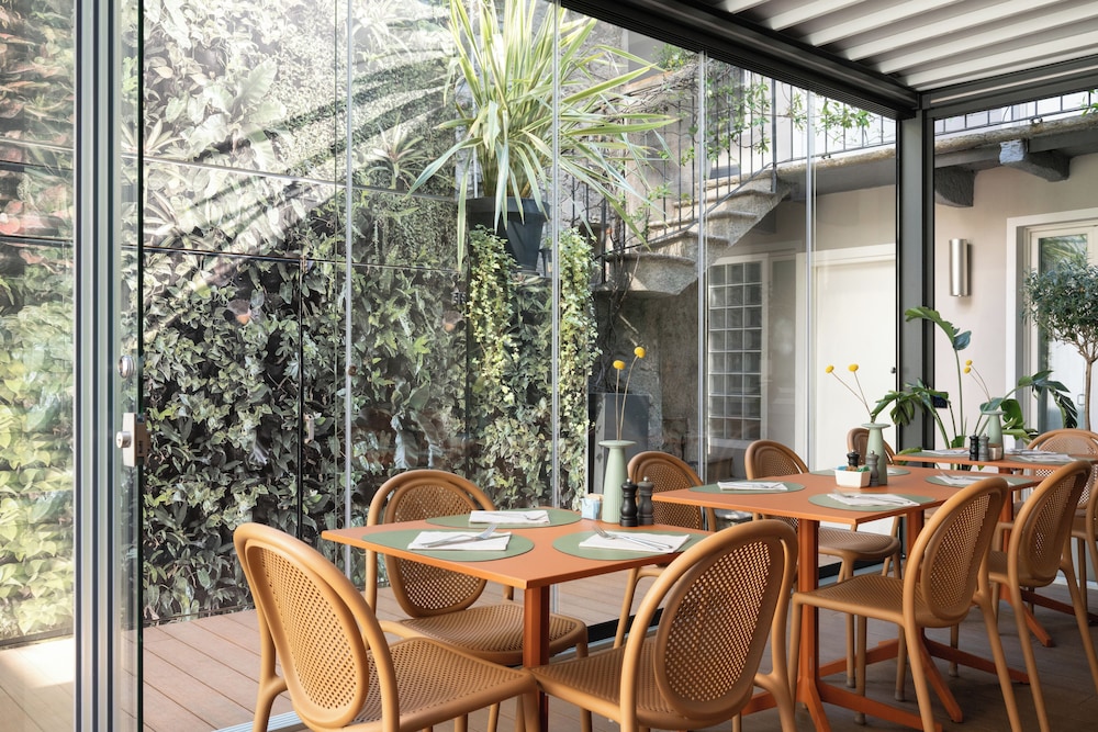 Avenue Hotel 58/71