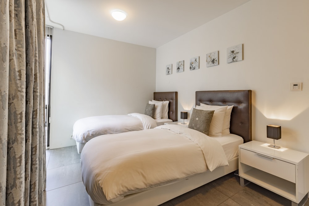 Black Pearl Luxury Apartments 22/67
