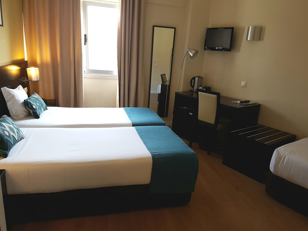 ROOM, TRIPLE