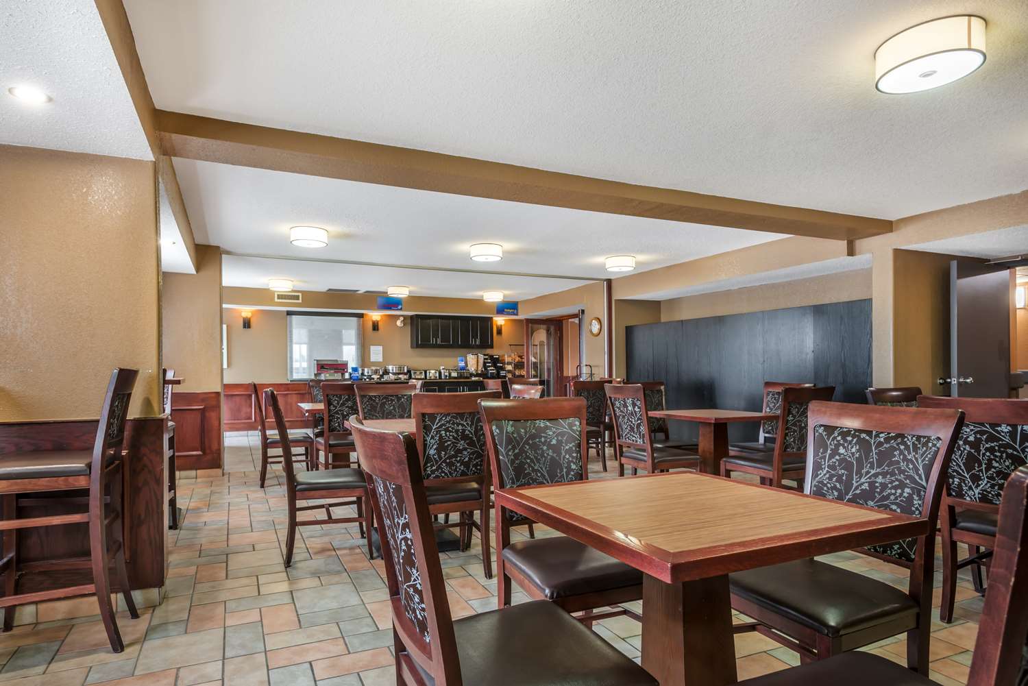 Best Western Strathmore Inn 17/25