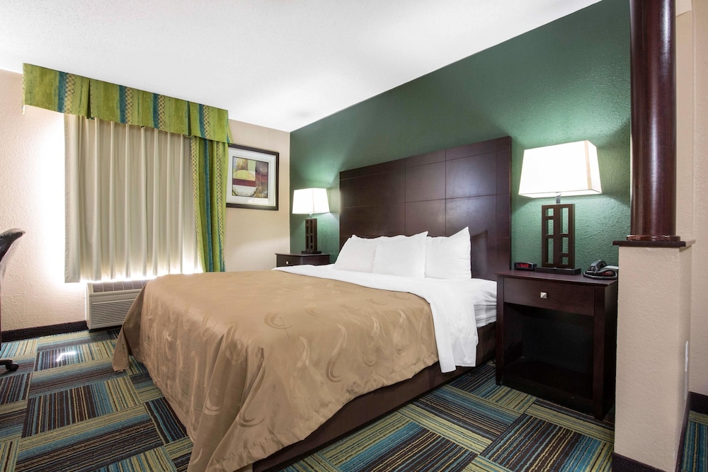 Quality Inn & Suites Arnold St Louis 11/29