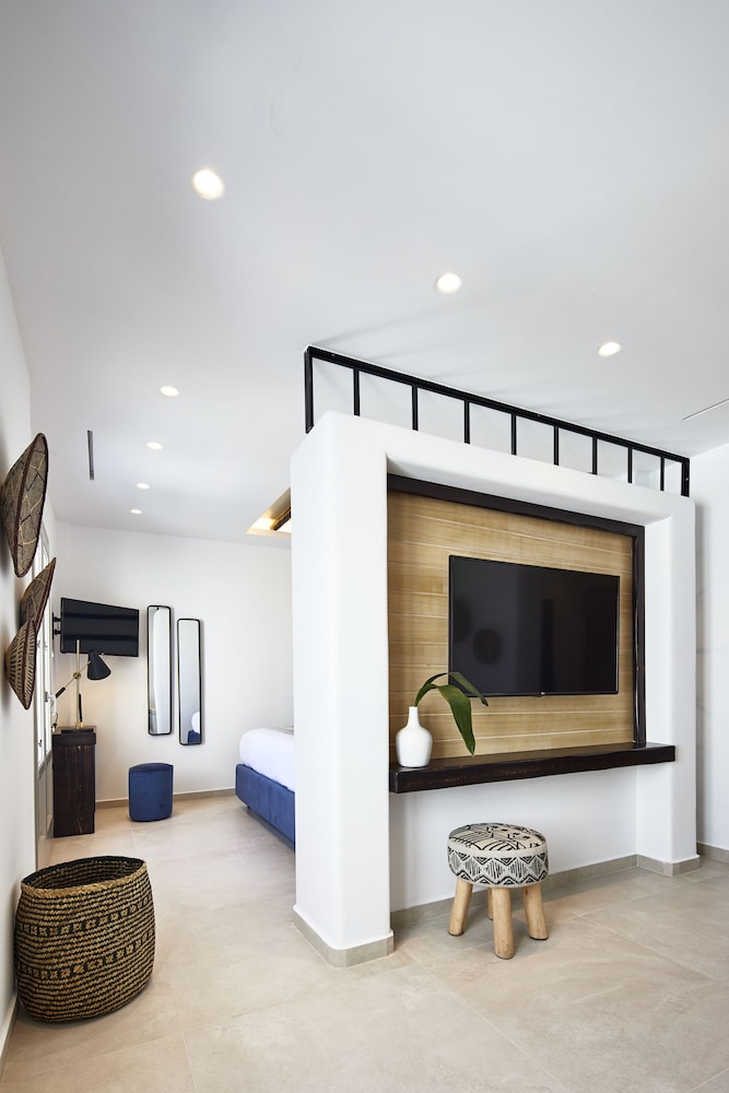 Phos The Boutique Luxury Hotel & Villas 29/50