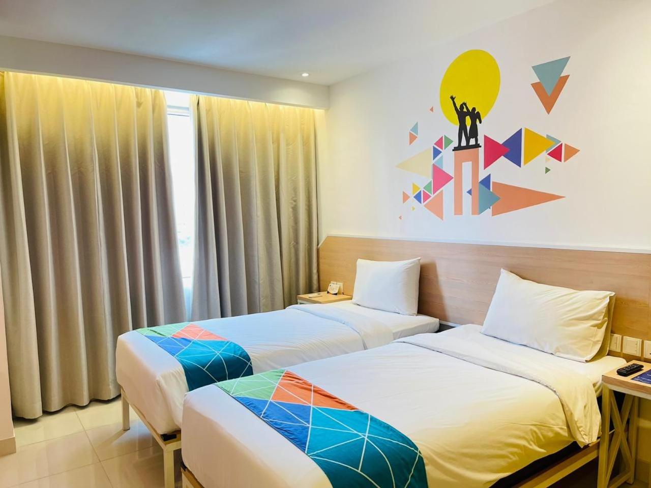 Deluxe, Double or Twin Bed