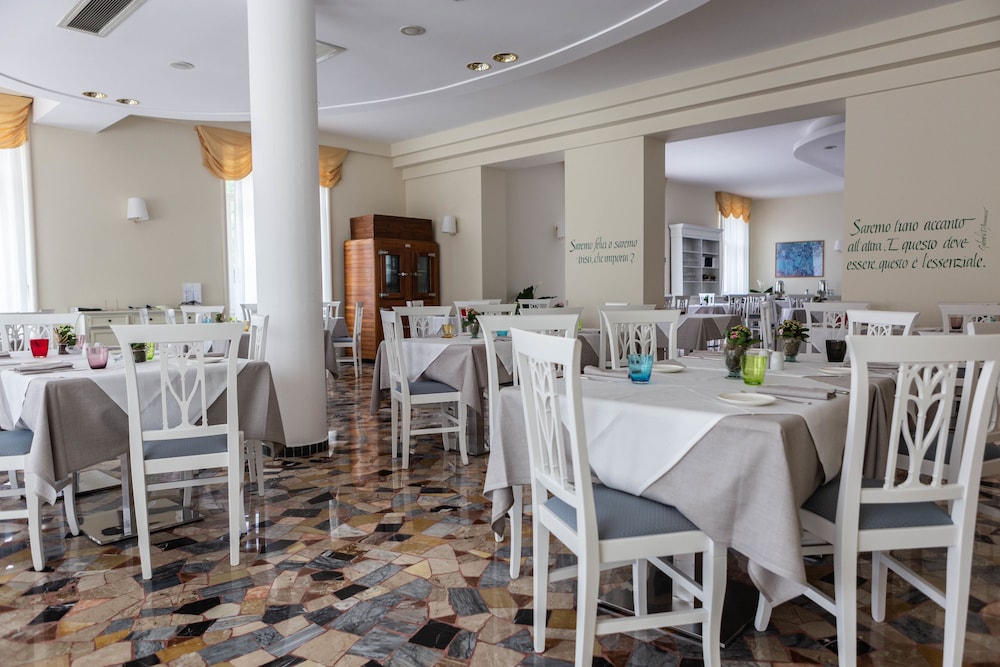 Hotel Villa Galeazzi 60/75