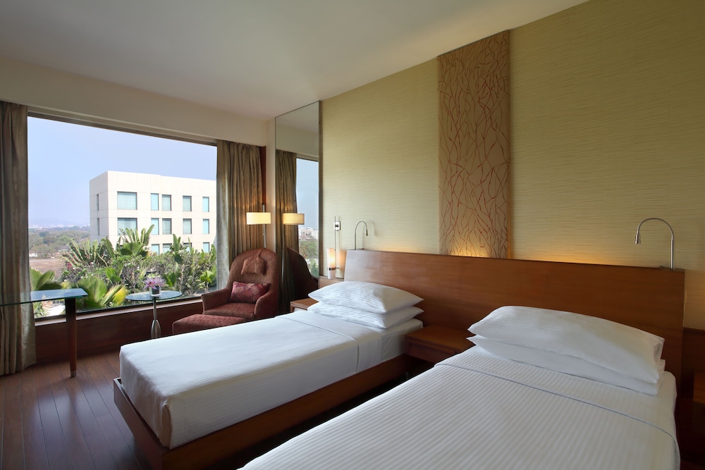 Hyatt Pune 26/70