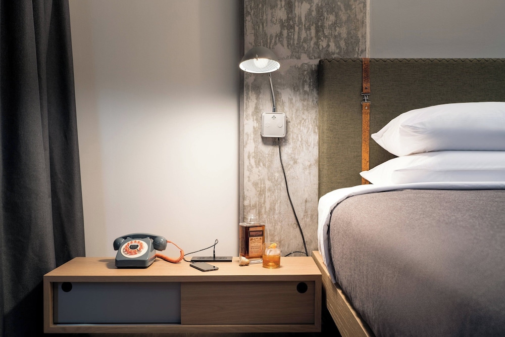 غرفة بسرير كينج في طابق مرتفع لذوي الإعاقة، Moxy Seattle Downtown 4/5