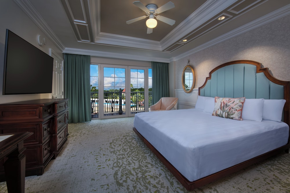 2 Bedrooms, Villa, King Bed, 1 King and 2 Queen Beds, 2 Queen Beds, Queen Murphy Bed, Resort View, Accessible