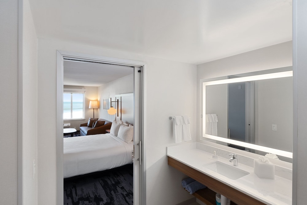 Fairfield Inn And Suites By Marriott San Francisco Pacifica Ex Holiday Inn Express Hotel Suites 47/50