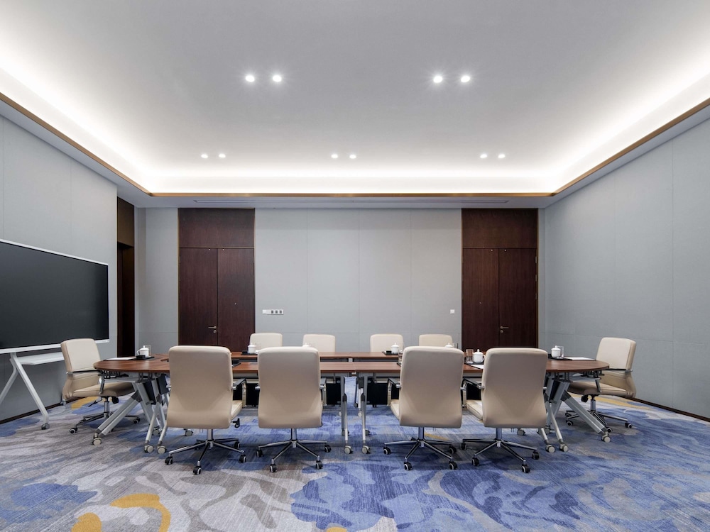 Grand Mercure Hangzhou Qingshan Lake 49/59