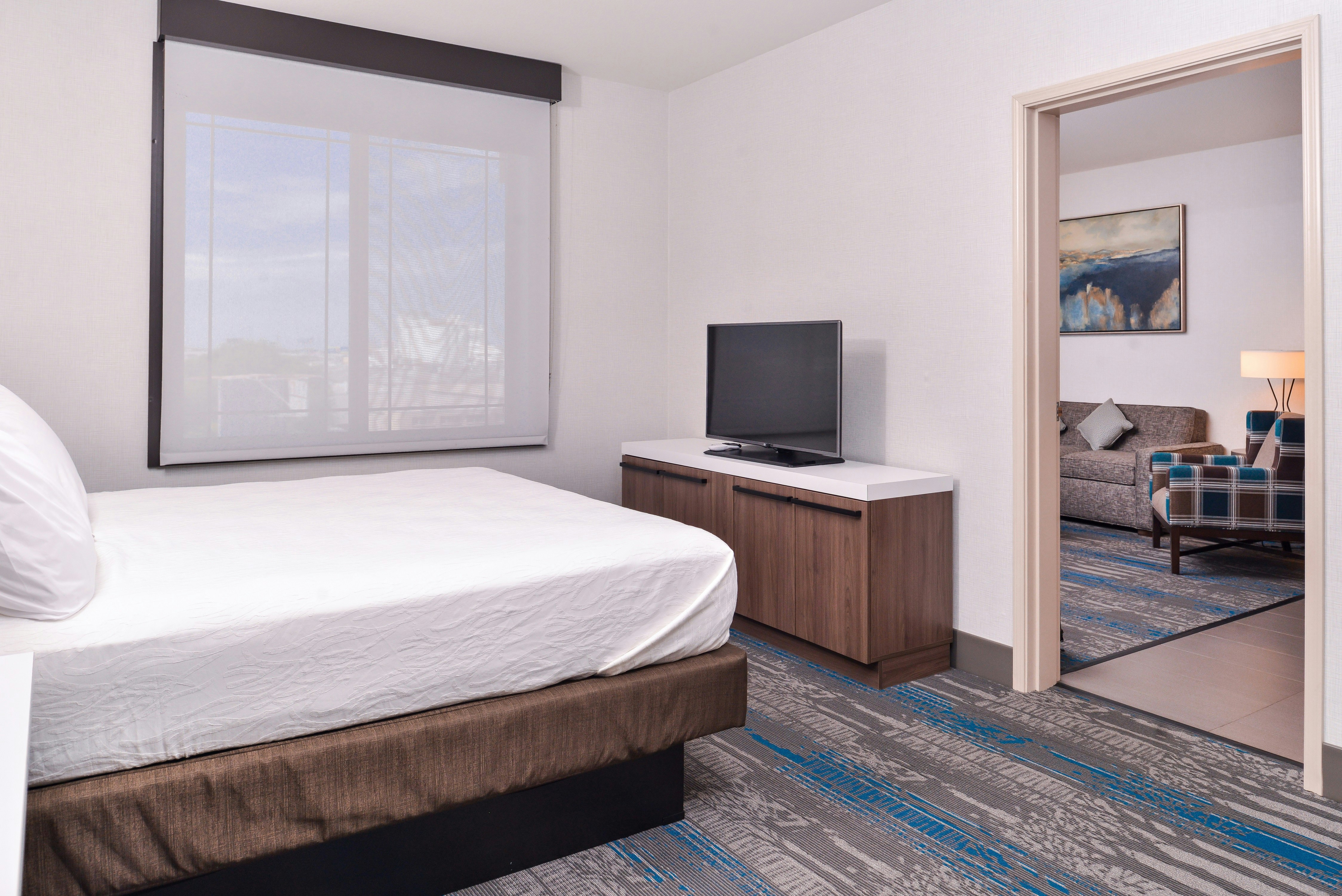 JUNIOR SUITE, KING BED, ACCESSIBLE