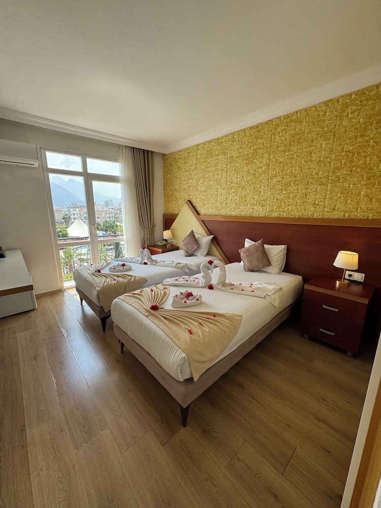 Suntalia Hotel 13/69