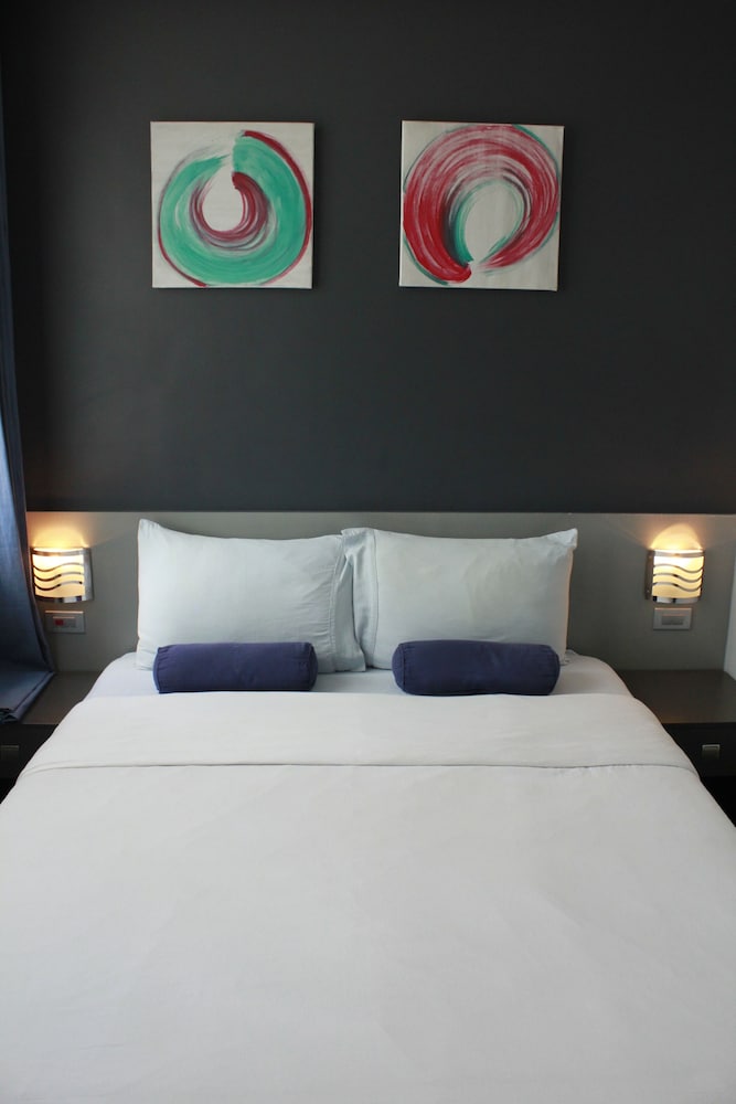 Leez Inn Malate 20/65