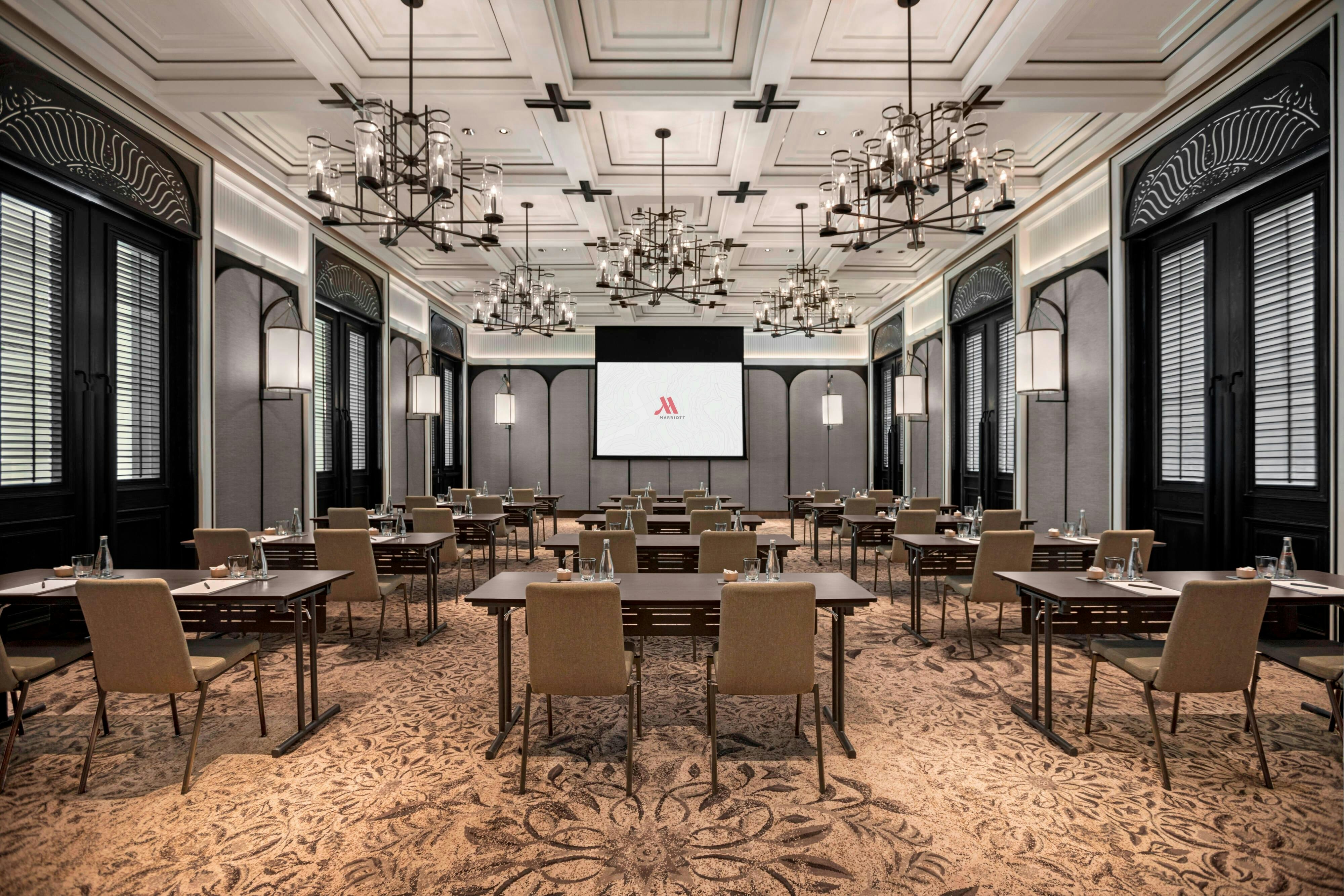 Marriott Bangkok Hotel the Surawongse 60/74