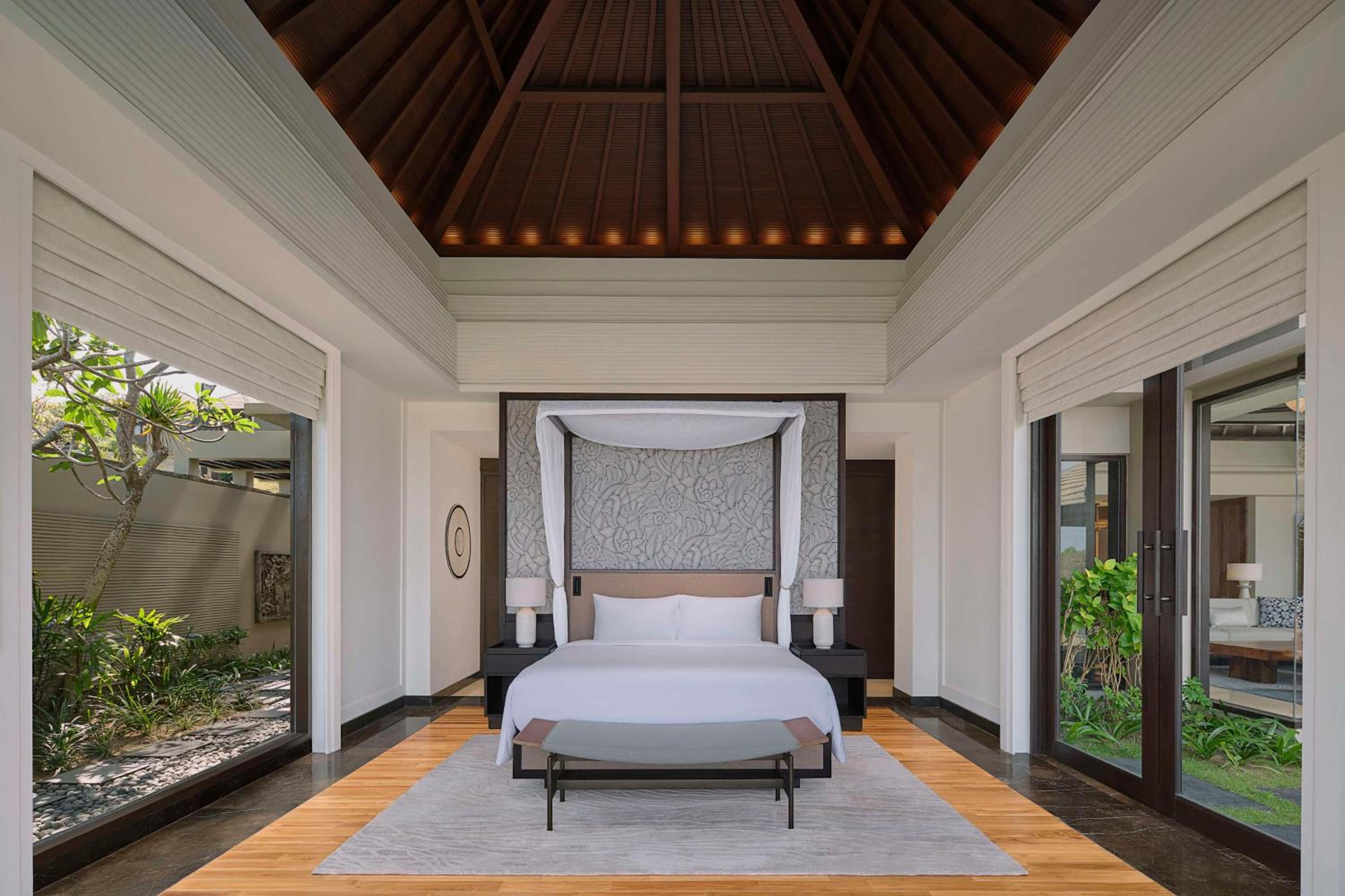 3 Bedrooms, Estate