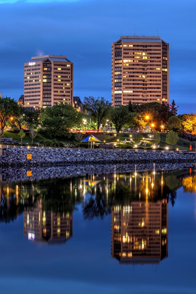 Delta Hotels By Marriott Saskatoon Downtown 12/35