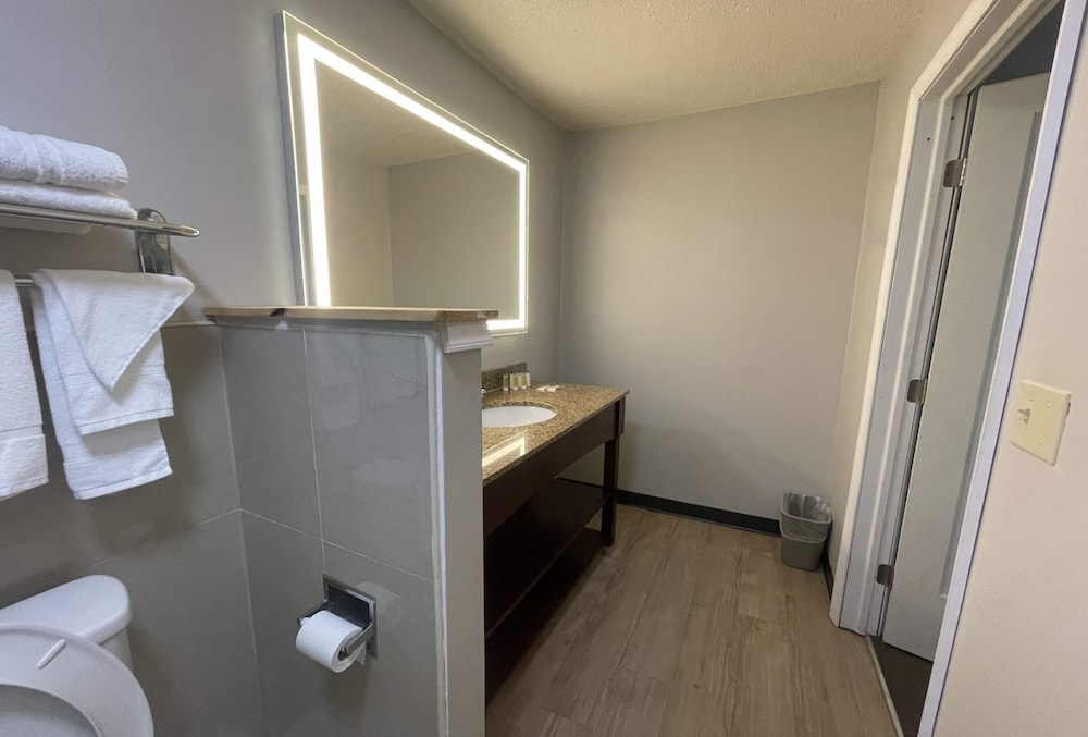Days Inn And Suites By Wyndham York 27/28