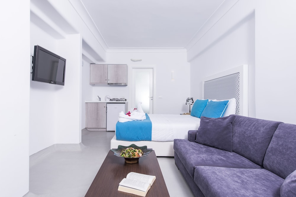 Blue Waves Hotel 50/70