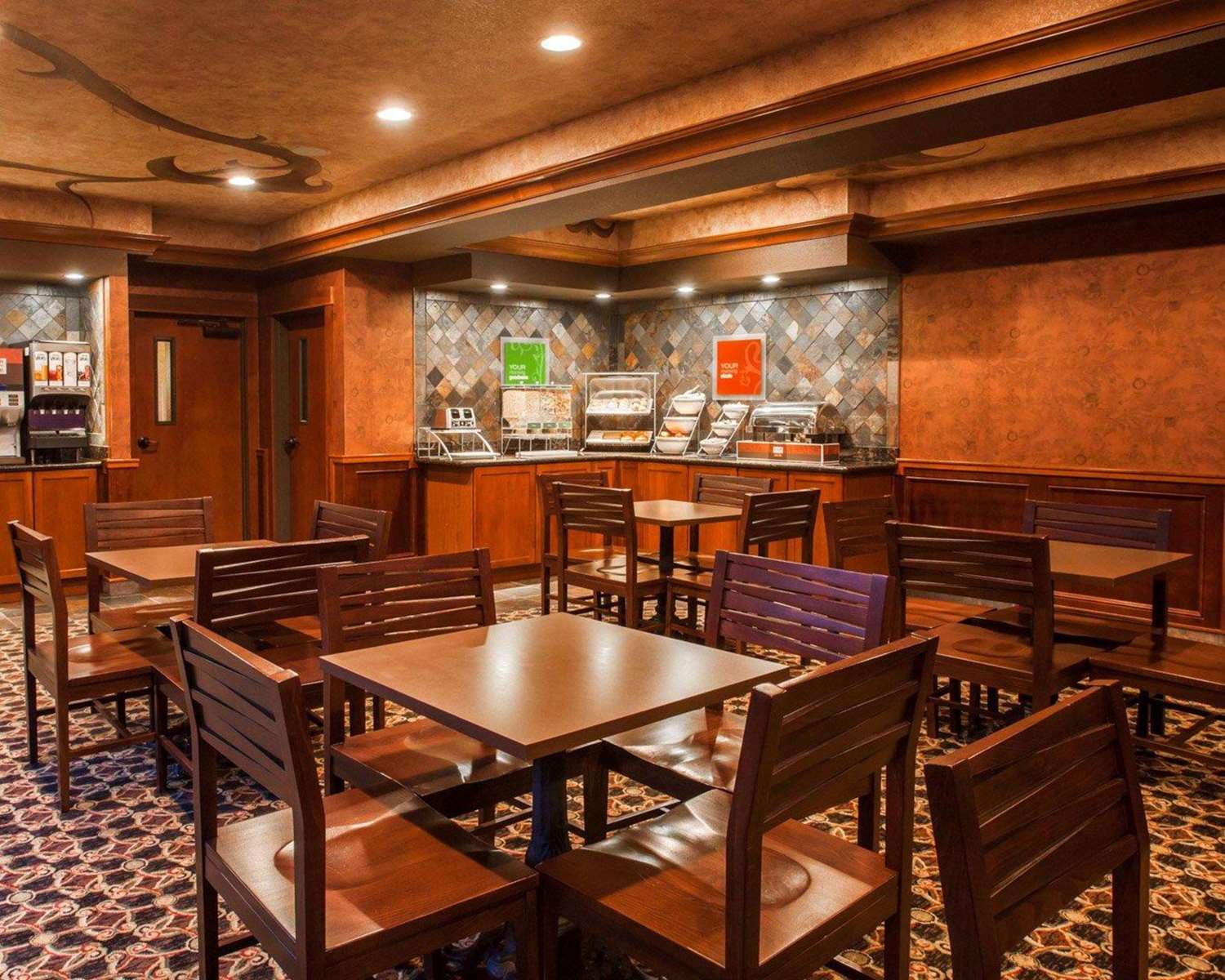 Comfort Suites Moses Lake 32/35