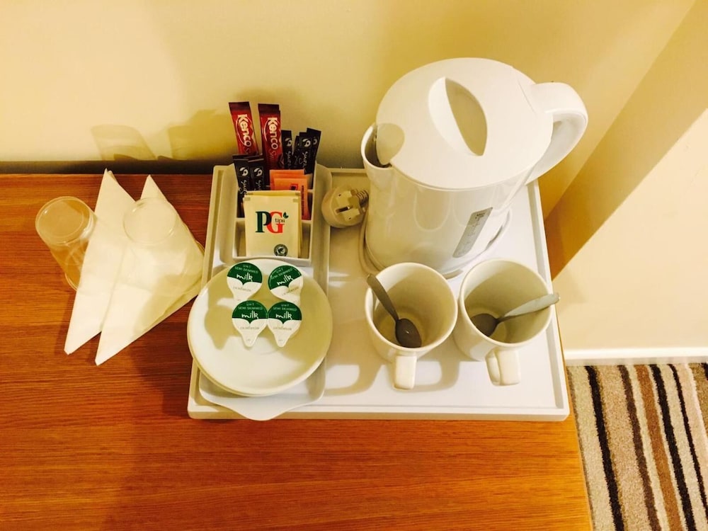 The Tudor House Hotel 20/25