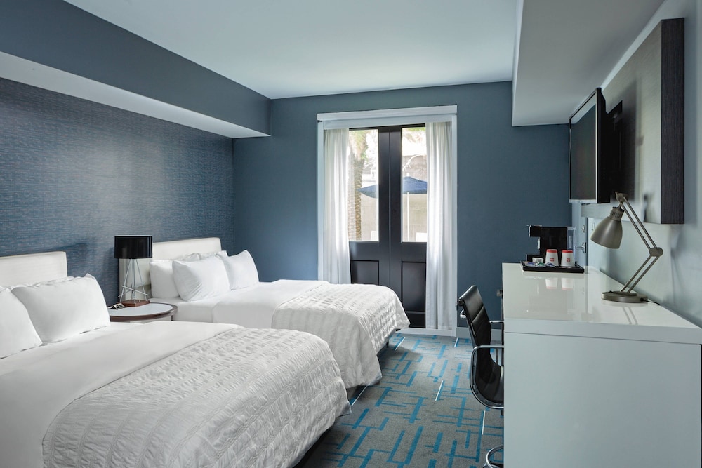 Le Meridien Tampa, The Courthouse 7/35