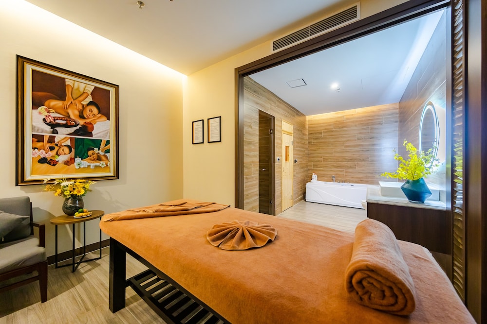 Muong Thanh Luxury Ha Long Center 24/37