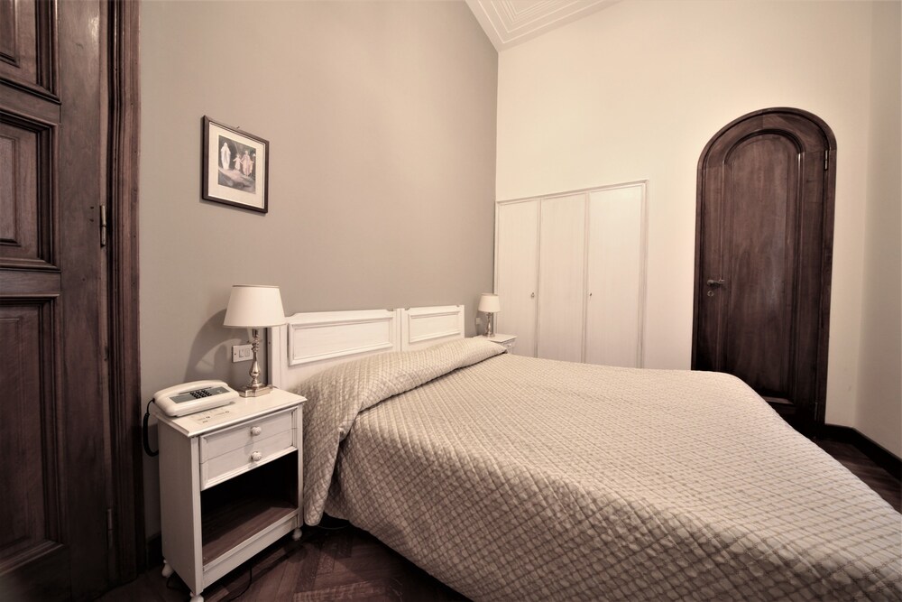 VILLA MARIA HOTEL 20/70