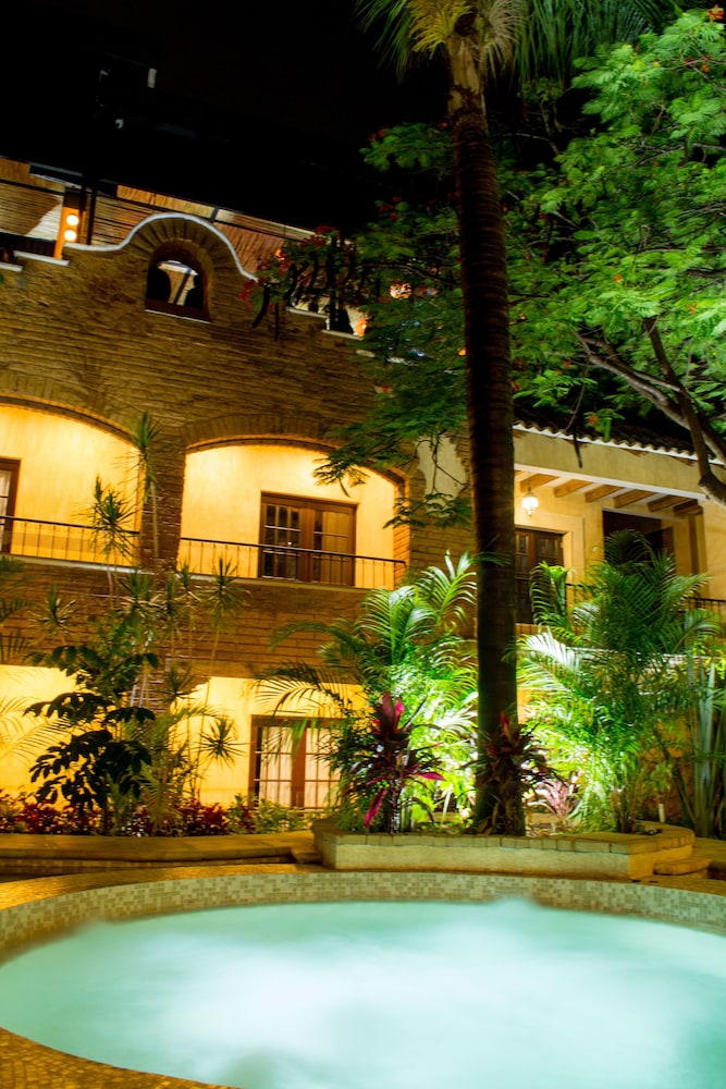 Hotel La Casa de Adobe 4/76