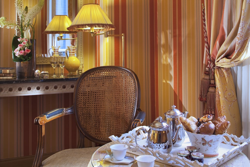 Hotel Chambiges Elysees 33/43