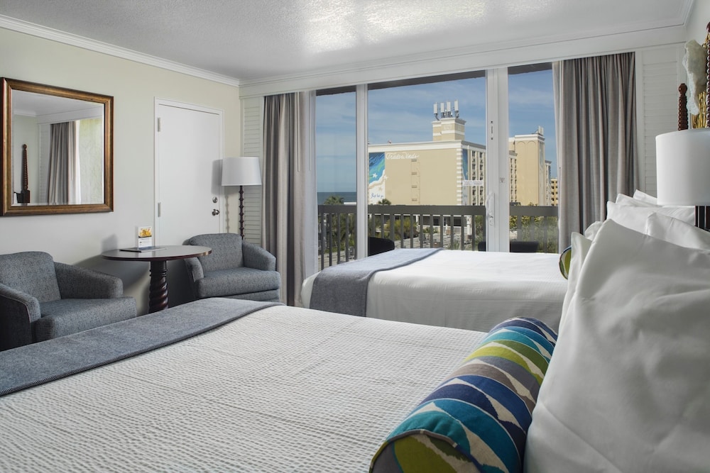 Tradewinds Island Grand Resort 24/65