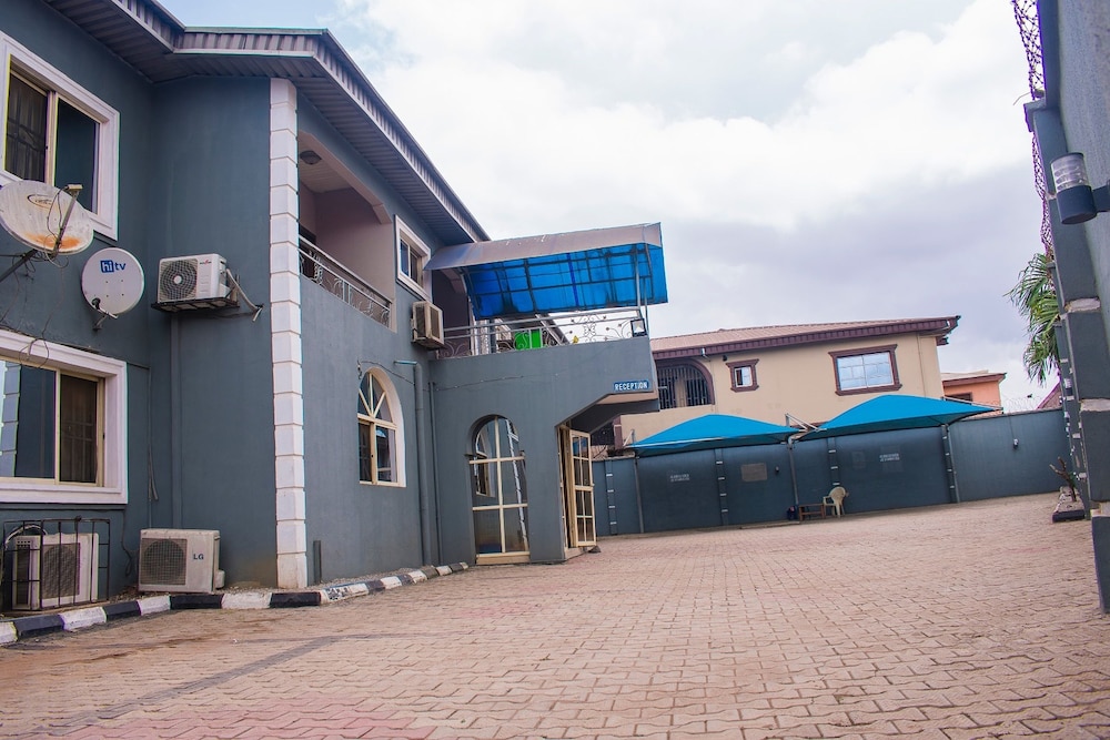 Jolac Hotel And Suites 34/44