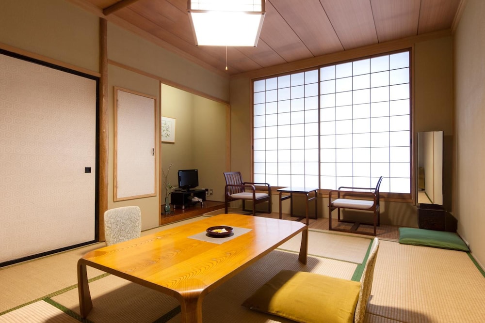 HOTEL SEIKOEN 20/45