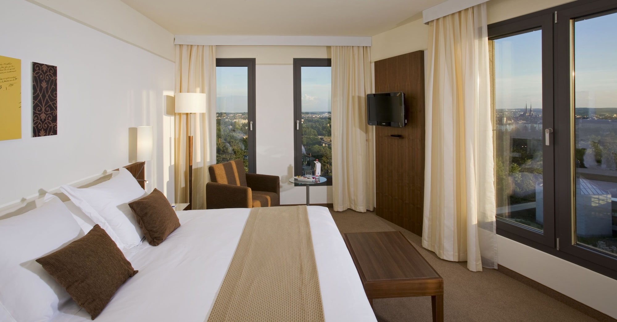 Grand, the Level, Suite, King Bed