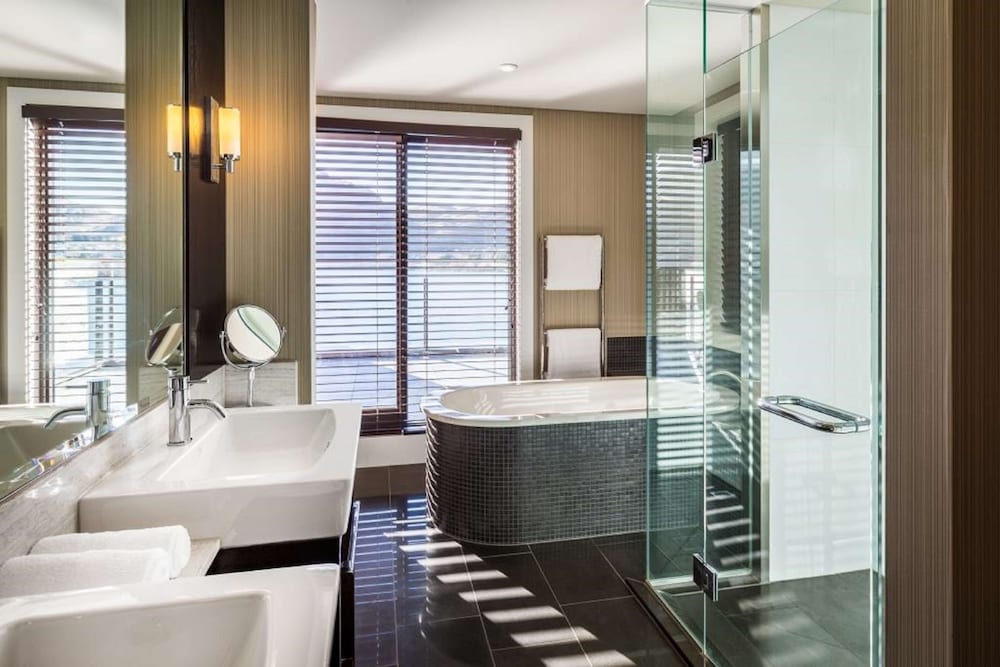 Hilton Queenstown Resort and Spa 64/89