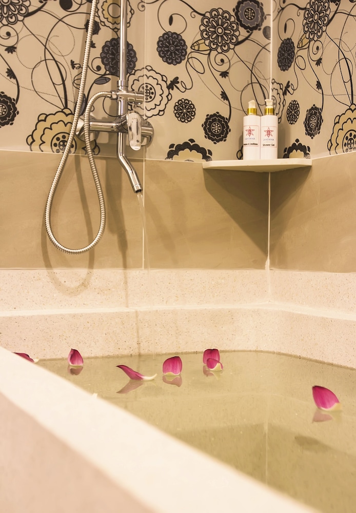 Lantana Riverside Hoi An Boutique Hotel Spa 39/60