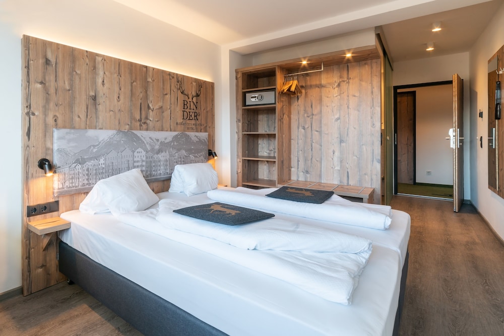 EXECUTIVE, QUEEN BED