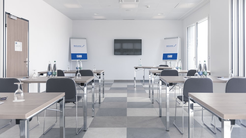 Holiday Inn Express Luzern-Neuenkirch 55/65